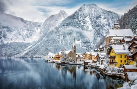 8389c59e-9b24-4f7d-8a1f-74c76397938e-Hallstatt_Sven_Hansche_Shutterstock_resized